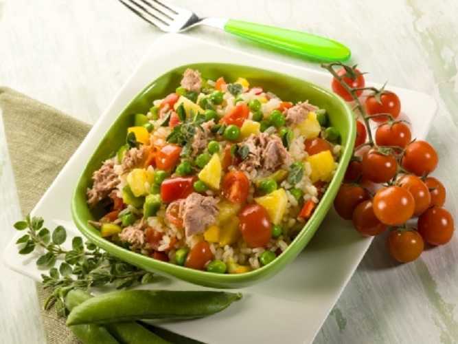 Ensalada de atún con piña