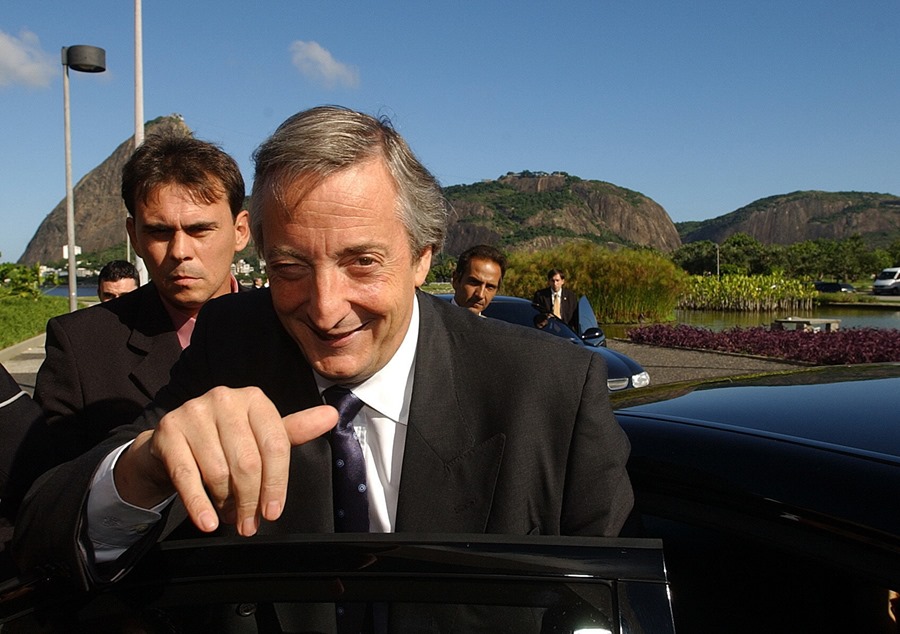 Imagen de archivo del fallecido expresidente Néstor Kirchner. EFE/ Antonio Lacerda
