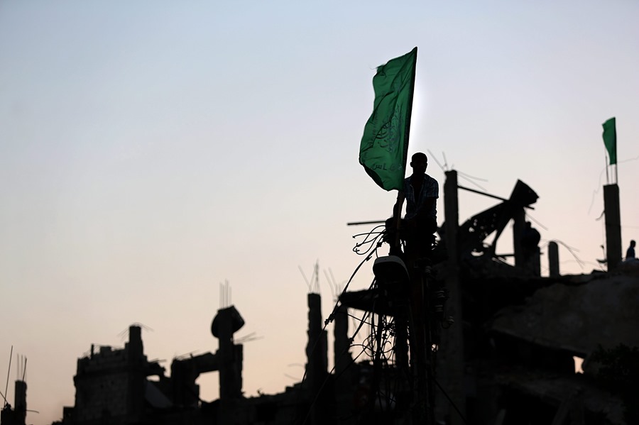 Seguidores de las Brigadas de Al Qassam, brazo armado de Hamas, en una imagen de archivo. EFE/Mohammed Saber