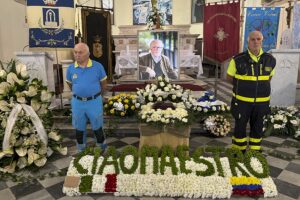 Homenaje en la capilla Ardiente de Fernando Botero en la iglesia de la Misericordia de Pietrasanta. EFE/ Javier Romualdo