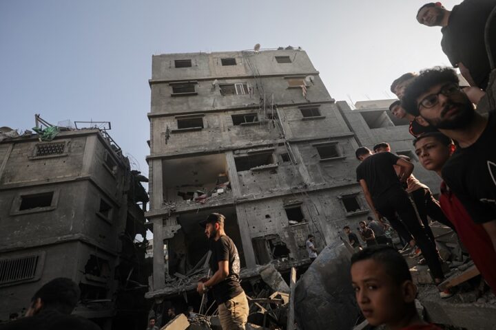 Daños provocados por los bombardeos de Israel en Gaza, este jueves. EFE/EPA/Haitham Imad