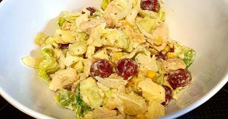 Ensalada de pollo con uvas