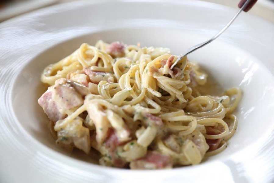 Espagueti blanco con jamón y queso: prepara esta rica receta