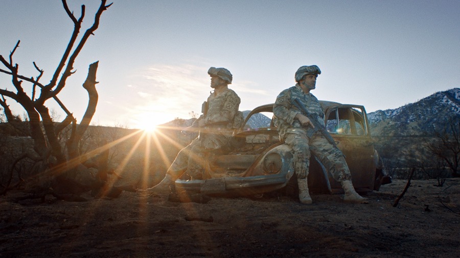 Fotograma cedido por Lionsgate de una escena de la película "A Place in the Field" que se estrena hoy en Estados Unidos. EFE/Lionsgate
