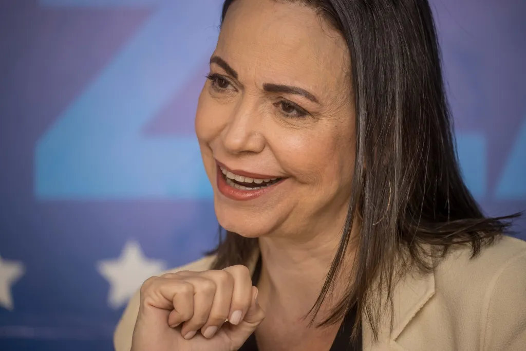 La opositora venezolana María Corina Machado ofrece una entrevista a EFE el 8 de noviembre de 2023, en Caracas (Venezuela). EFE/ Miguel Gutiérrez