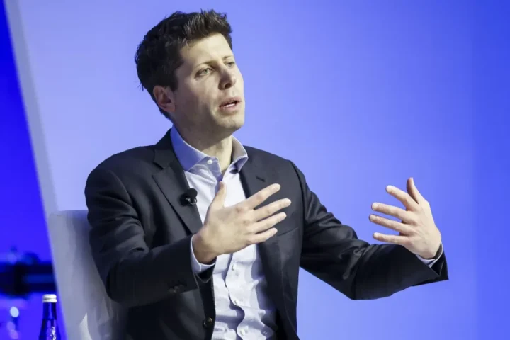 Sam Altman, consejero delegado y miembro de la junta directiva de OpenAI, habla durante un evento de la 31 edición del Foro de Cooperación Económica Asia-Pacífico (APEC) en el Centro de Convenciones Moscone West, en San Francisco, California, el 16 de noviembre de 2023. EFE/John G. Mabanglo