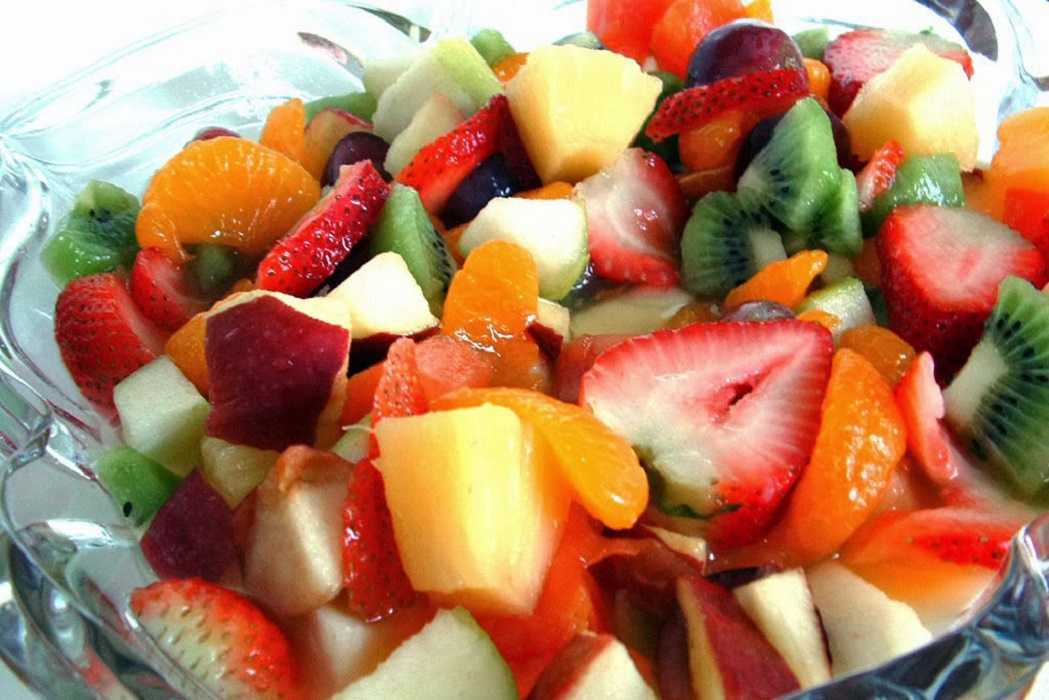 Ensalada de frutas en almíbar: delicioso postre para toda la familia