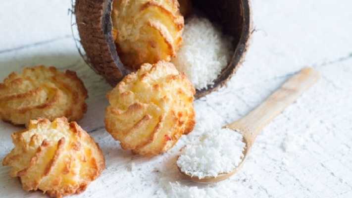 Galletas suaves de coco con leche condensada