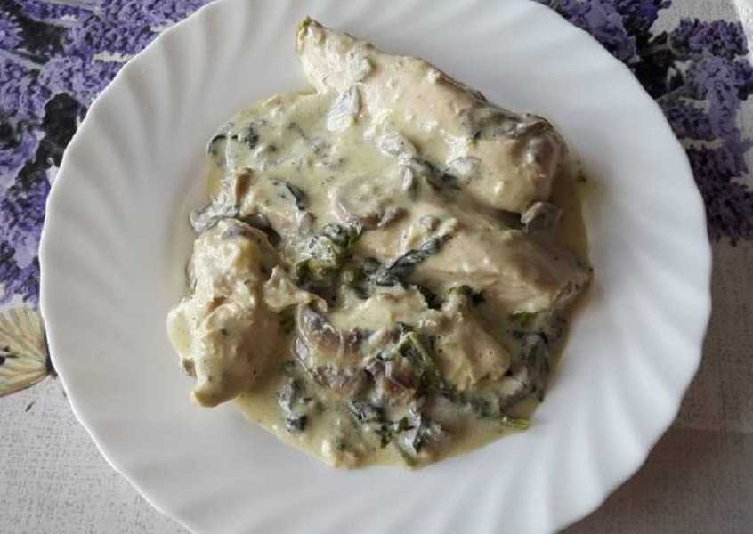 Pollo en crema de espinacas: prepara este delicioso plato