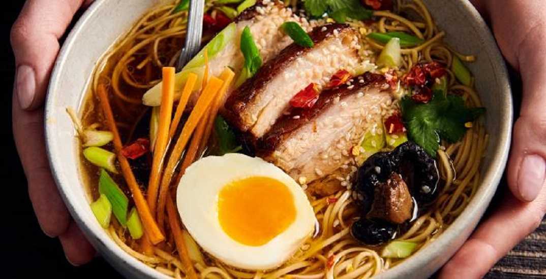 Ramen con tocino: prepara esta deliciosa sopa para las tardes frías