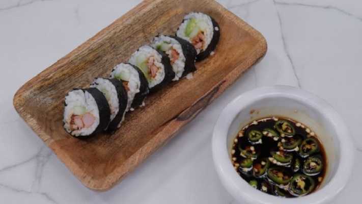 Sushi de atún picante