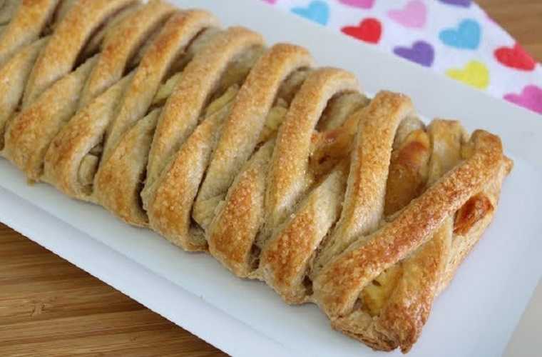 Strudel de queso con ate de guayaba