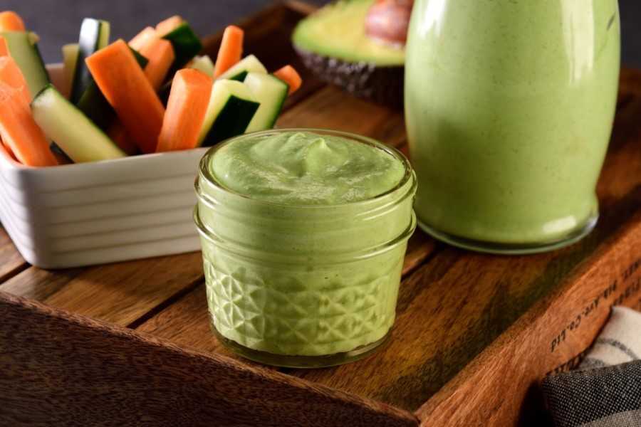 Aderezo de aguacate y yogurt griego