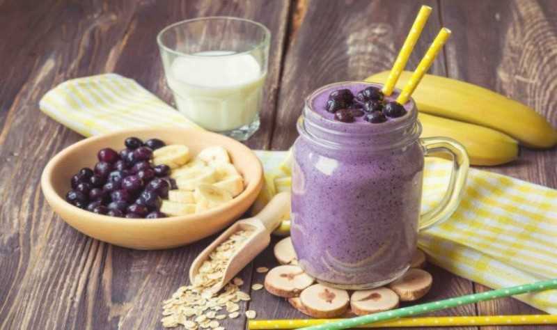 Licuado de cambur con arándanos: rica bebida para tus músculos