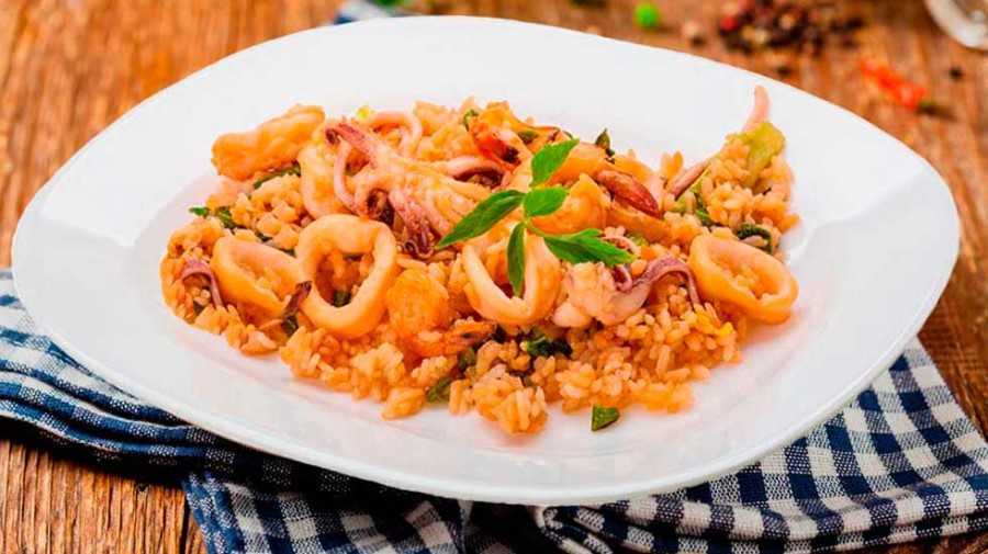 Arroz con calamares y brócoli: prepara este rico plato