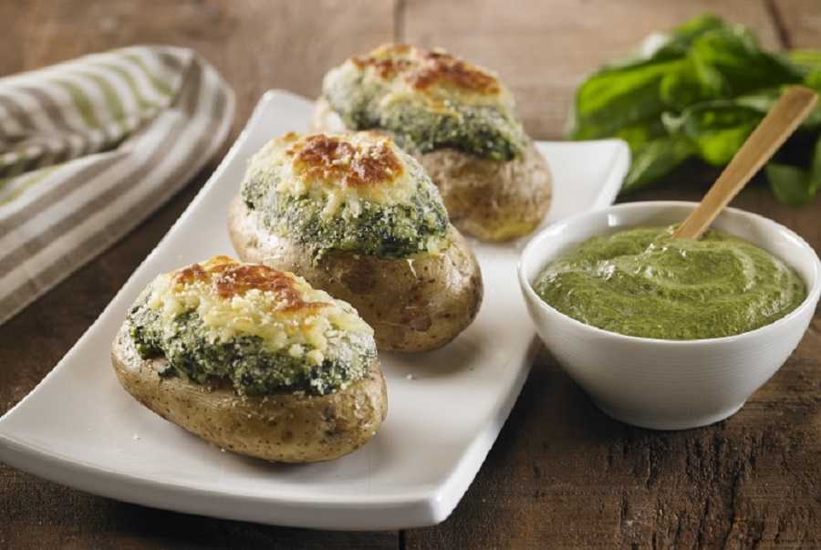 Papas rellenas de espinacas con queso