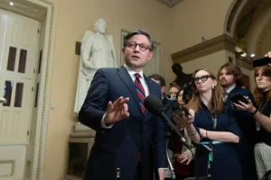 El presidente de la Cámara Baja de Estados Unidos, el republicano Mike Johnson, en una fotografía de archivo. EFE/ Michael Reynolds