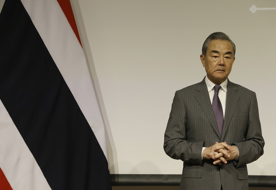 El ministro de Relaciones Exteriores de China, Wang Yi, en Bangkok. EFE/EPA/Narong Sangnak