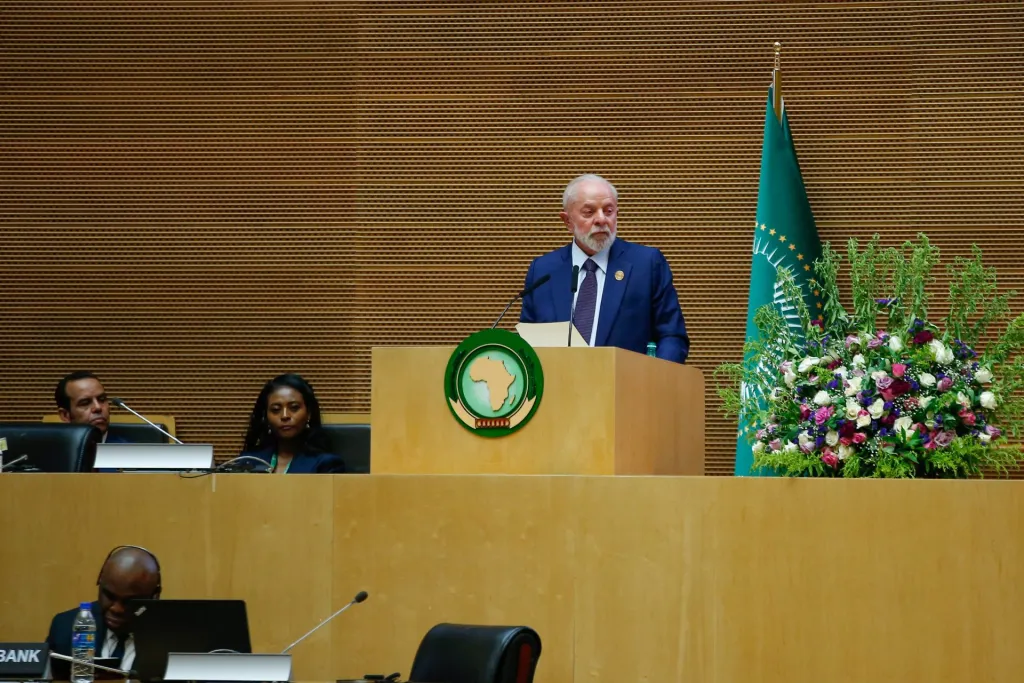 El presidente de Brasil, Luiz Inácio Lula da Silva, participa como invitado en la cumbre anual de la Unión Africana, en Adís Abeba, Etiopía, el 17 de febrero de 2024. EFE/ Minasse Wondu Hailu