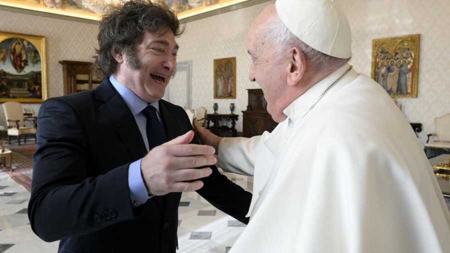 El Papa doma al león