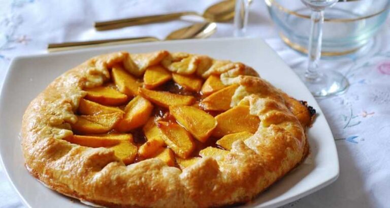 Galette de melocotón: delicioso postre para después de la comida