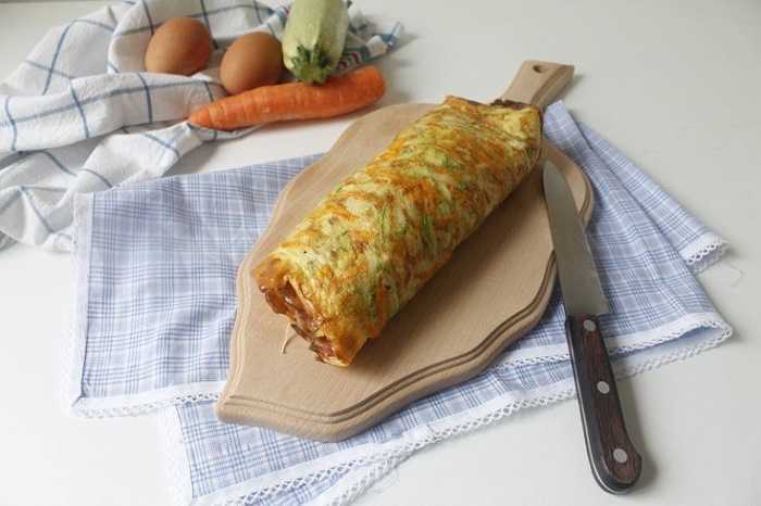 Omelette relleno de calabacín y zanahoria: así se puede preparar
