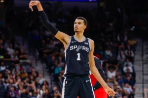 El jugador francés de baloncesto de los San Antonio Spurs Victor Wembanyama, en una fotografía de archivo. EFE/ Adam Davis