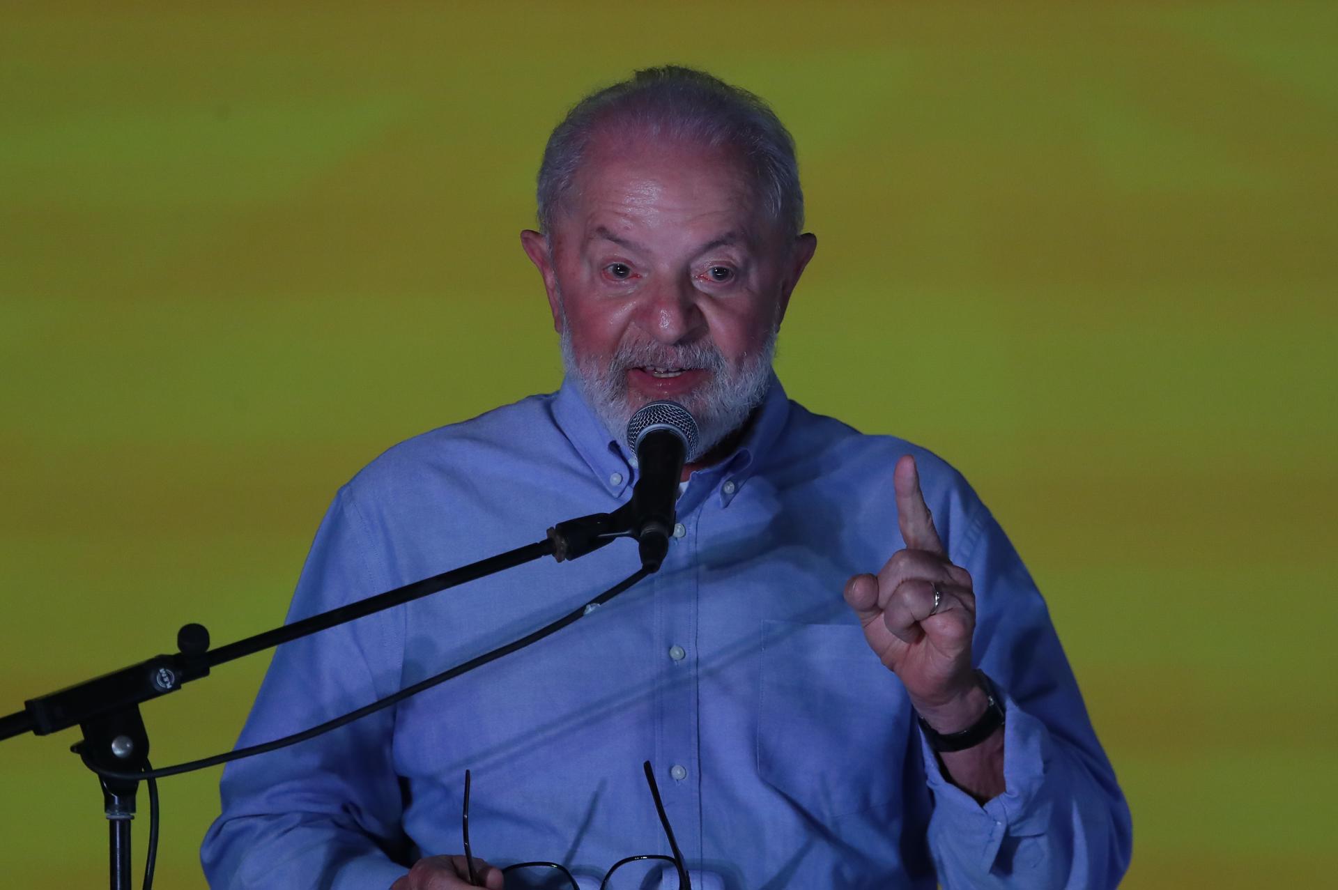 El presidente de Brasil, Luiz Inácio Lula da Silva, participa en el evento de lanzamiento de lanzamiento del programa "Petrobras Ejes de Selección Cultural-Novos, en el Museo de Arte Moderno (MAM) de Río de Janeiro (Brasil). EFE/André Coelho