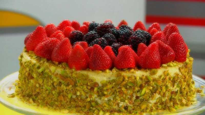 Tarta de frutas con crema de pistachos
