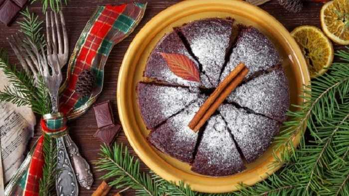Bizcocho de chocolate negro con frutos secos