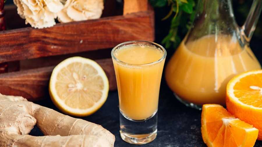 Jugo de naranja con jengibre y limón: bebida para limpiar tu hígado