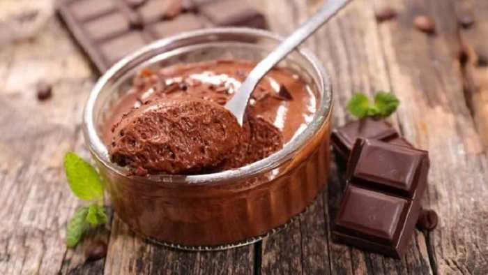 Pudding de chocolate con lichi
