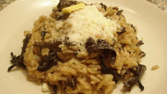 Risotto de setas con vino rosado y queso ricotta