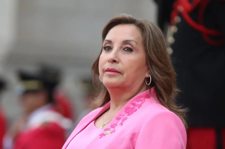 La presidenta de Perú, Dina Boluarte, en una fotografía de archivo. EFE/ Paolo Aguilar