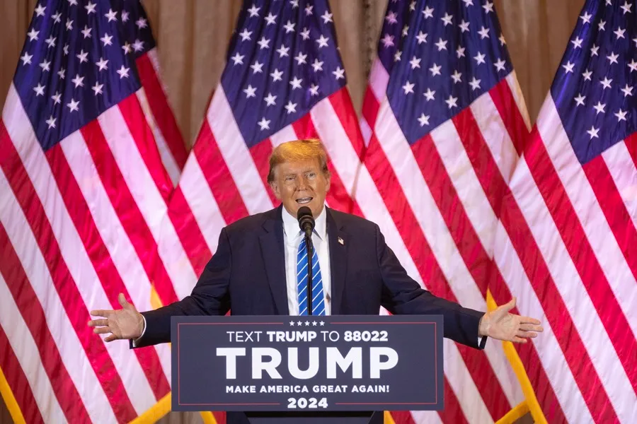 Donald Trump habla con sus partidarios en Mara-Lago. EFE/EPA/Cristóbal Herrera-Ulashkevich