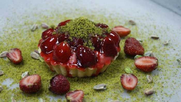 Tarta de fresas con crema de pistacho: prepara este rico postre