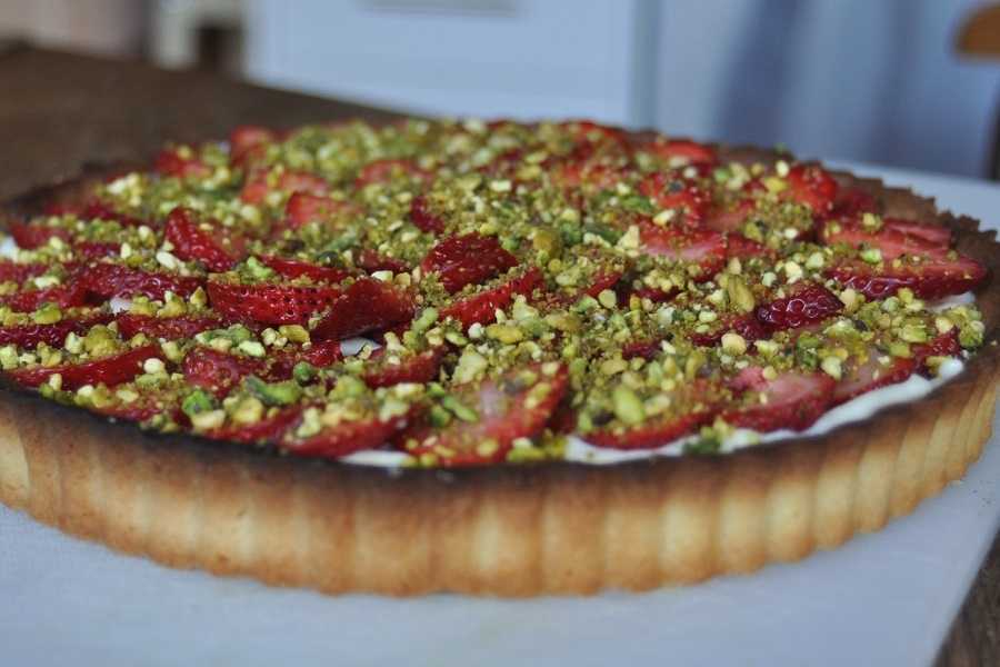 Tarta de fresas con crema de pistacho: prepara este rico postre