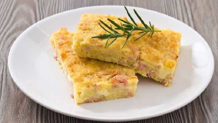 Tortilla de papas rellena de salmón