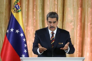 Fotografía cedida por Prensa de Miraflores donde se observa al presidente de Venezuela, Nicolás Maduro, durante un acto en Caracas (Venezuela). EFE/Prensa de Miraflores