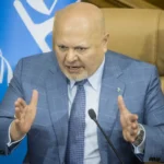 El fiscal de la Corte Penal Internacional (CPI), Karim Khan, habla en el Palacio Federal Legislativo, en Caracas (Venezuela). EFE/Miguel Gutiérrez