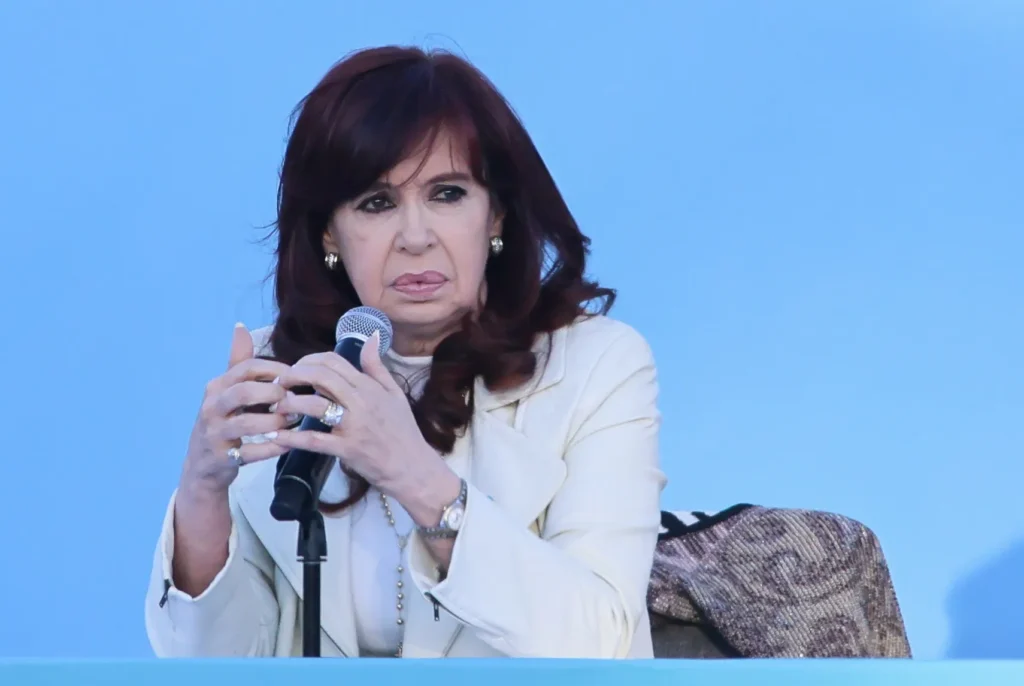 La expresidenta de Argentina Cristina Fernández de Kirchner participa en la inauguración del micro Estadio "Néstor Kirchner" en la ciudad de Quilmes, provincia de Buenos Aires (Argentina). EFE/Luciano González