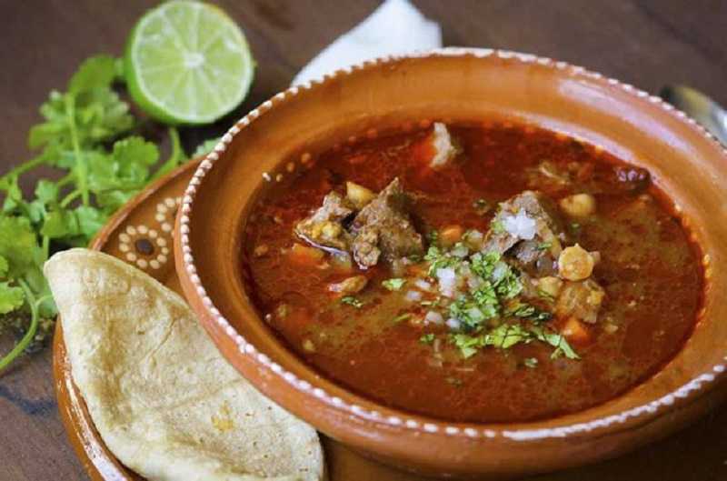 Consomé de res: prepara esta rica receta y disfruta con tus amigos