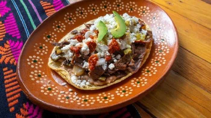 Huarache de bistec