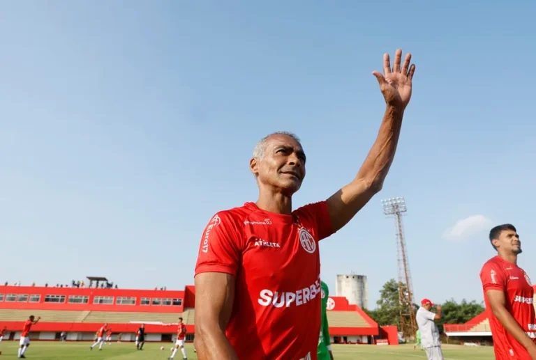 El jugador Romário en la ciudad de Mesquita, Río de Janeiro (Brasil). EFE/ Antonio Lacerda