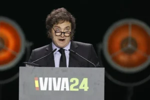 Javier Milei, presidente de Argentina , durante su intervención en la convención política de Vox "Europa Viva 24" que se celebra este domingo en el Palacio de Vistalegre, en Madrid. EFE/Rodrigo Jiménez