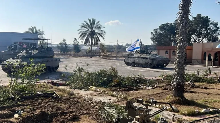 El Ejército de Israel confirmó este martes haber tomado el control del lado gazatí del cruce de Rafah con tanques. EFE/Ejército de Israel