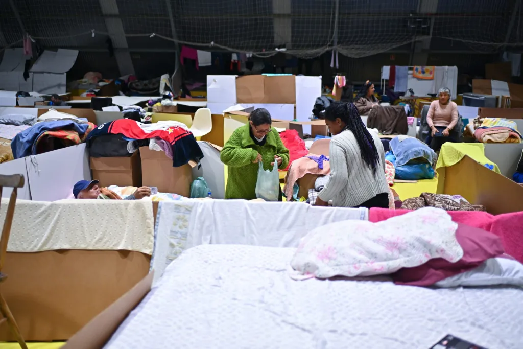 Vista general de un refugio para los afectados por las inundaciones, el viernes 17 de mayo de 2024, en el municipio de Sao Leopoldo, estado de Rio Grande do Sul (Brasil). EFE/ André Borges