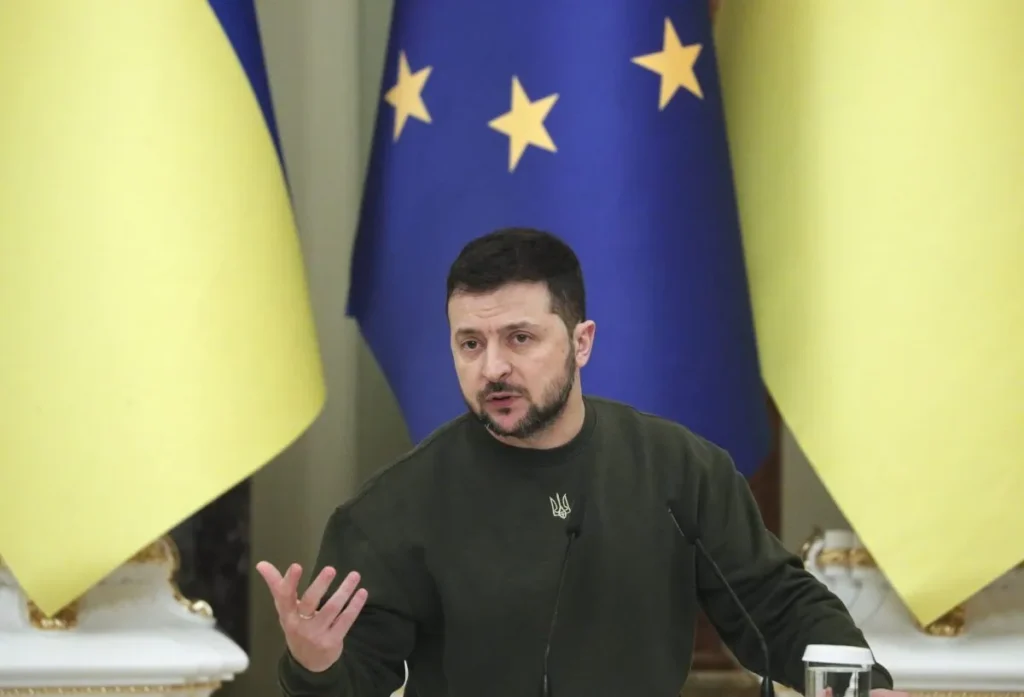 El presidente de Ucrania, Volodymyr Zelensky, en una conferencia de prensa en Kiev, en una imagen de archivo. EFE/Sergey Dolzhenko