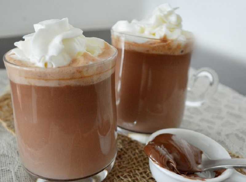 Mocha helado de avellana con crema batida: así se prepara
