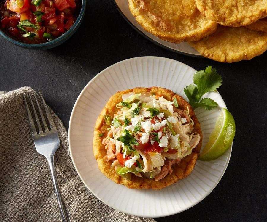 Sopes fritos con frijoles y chorizo: rica receta para desayunar